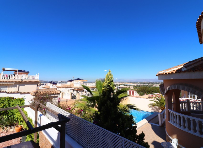 Herverkoop - Villa -
Benimar