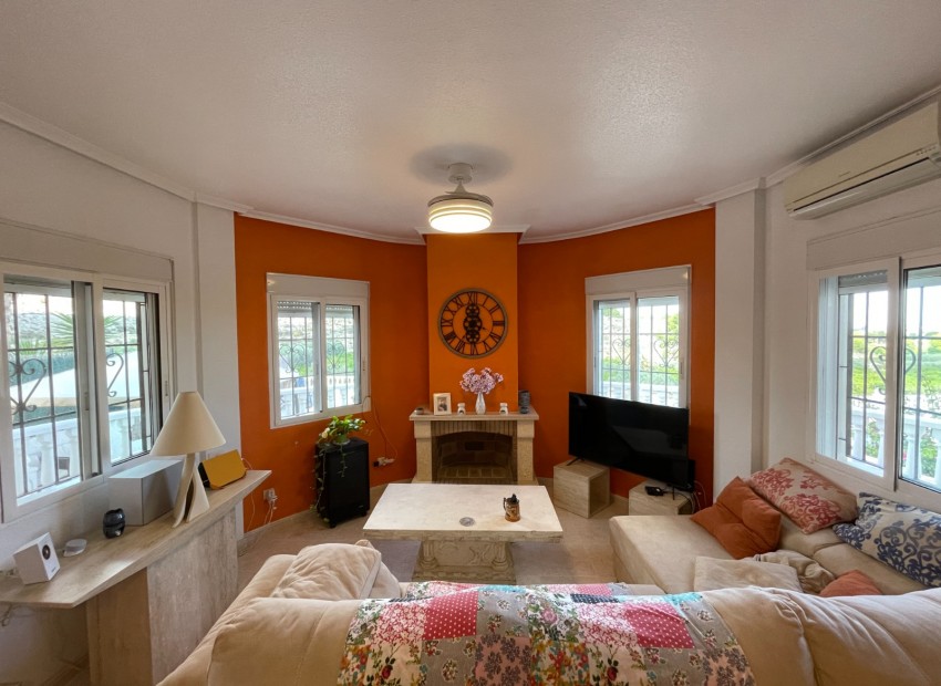 Herverkoop - Villa -
Bigastro