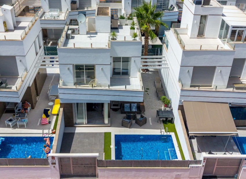 Herverkoop - Villa -
Ciudad Quesada - Ciudad Quesada - Town