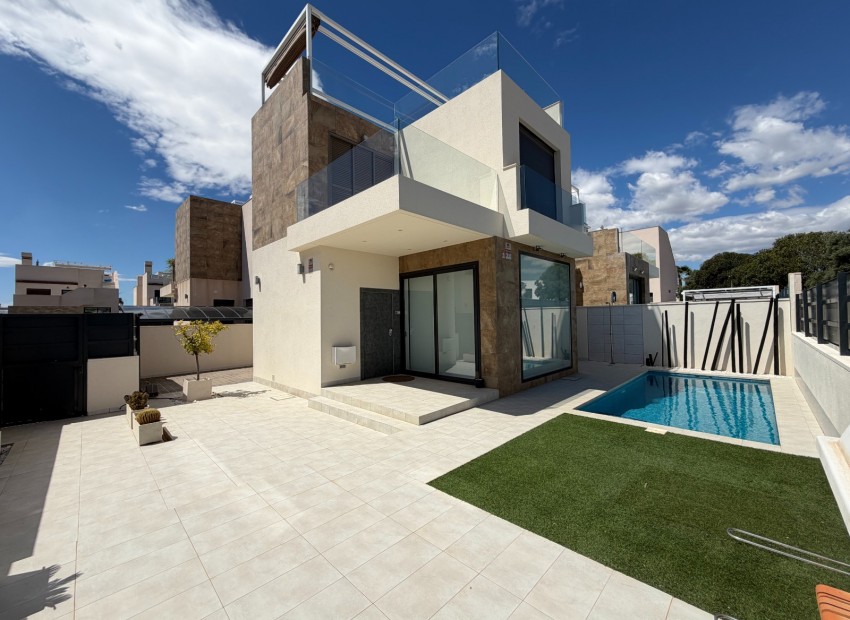 Herverkoop - Villa -
Ciudad Quesada - La Laguna