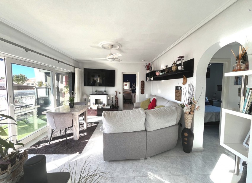 Herverkoop - Villa -
Cuidad Quesada* - Central Quesada