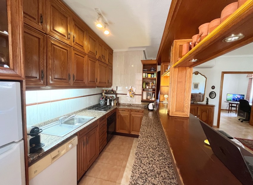 Herverkoop - Villa -
Cuidad Quesada* - Central Quesada