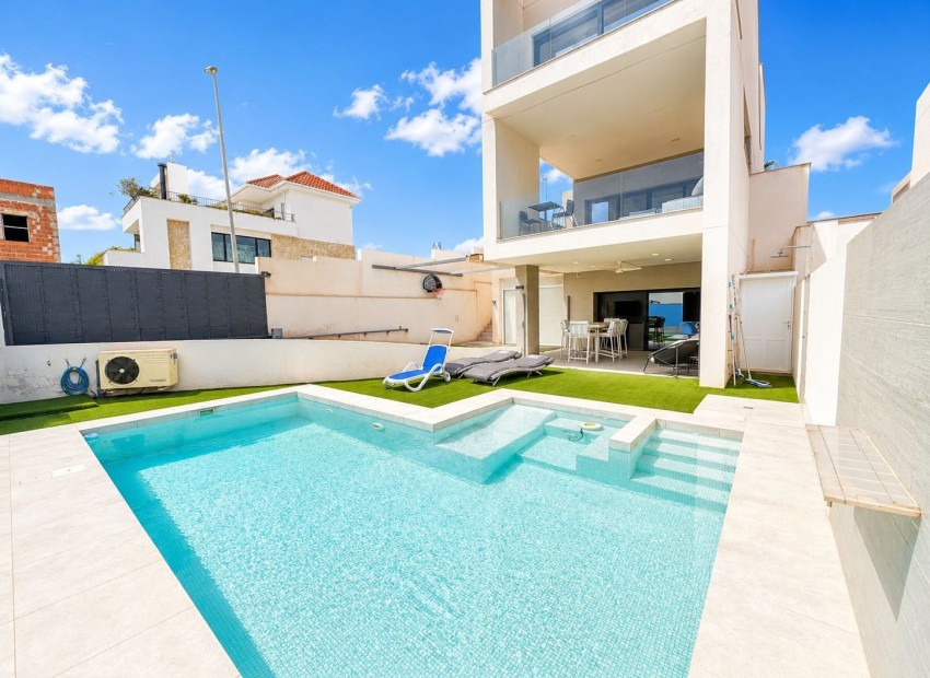 Herverkoop - Villa -
Cuidad Quesada* - Rojales
