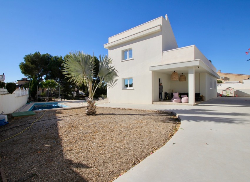 Herverkoop - Villa -
Cuidad Quesada*