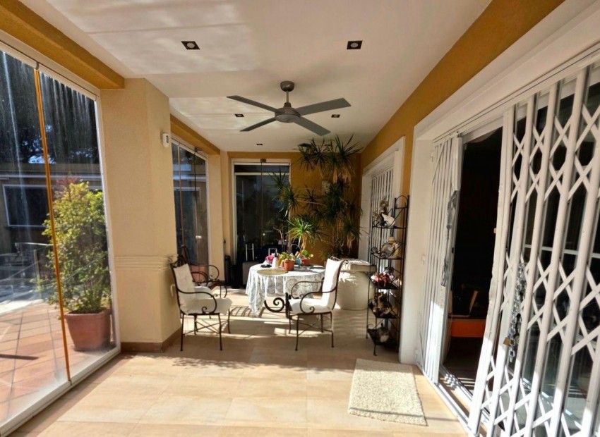 Herverkoop - Villa -
Dehesa de campoamor - Campoamor