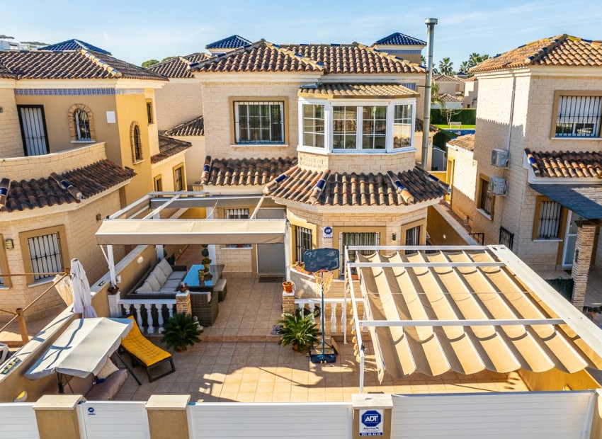 Herverkoop - Villa -
Guardamar del Segura* - El Raso