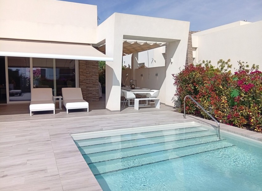 Herverkoop - Villa -
La Finca Golf