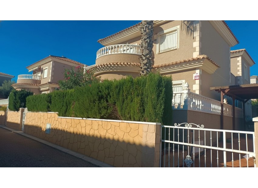 Herverkoop - Villa -
Los Altos