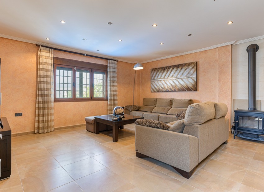 Herverkoop - Villa -
Los Montesinos - La Herrada