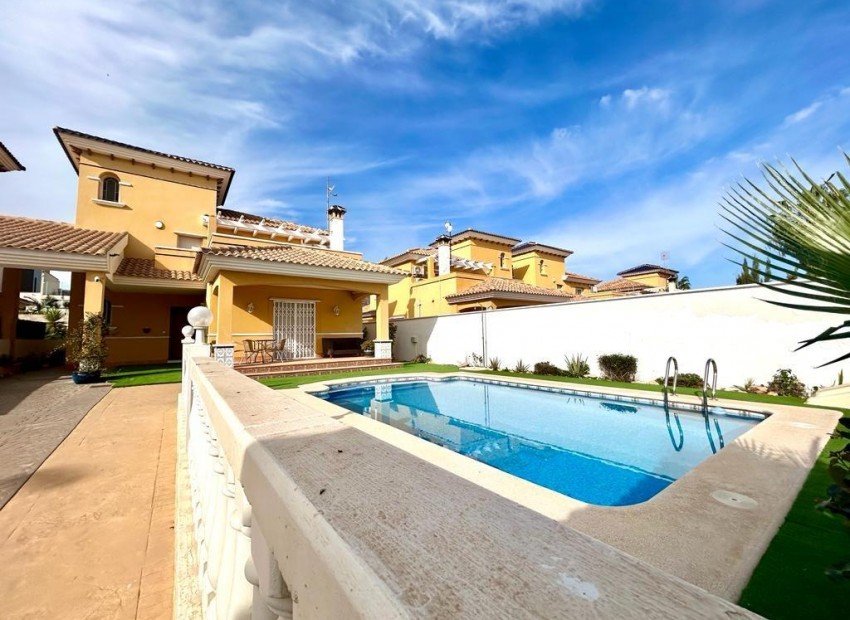 Herverkoop - Villa -
Orihuela Costa - Cabo Roig