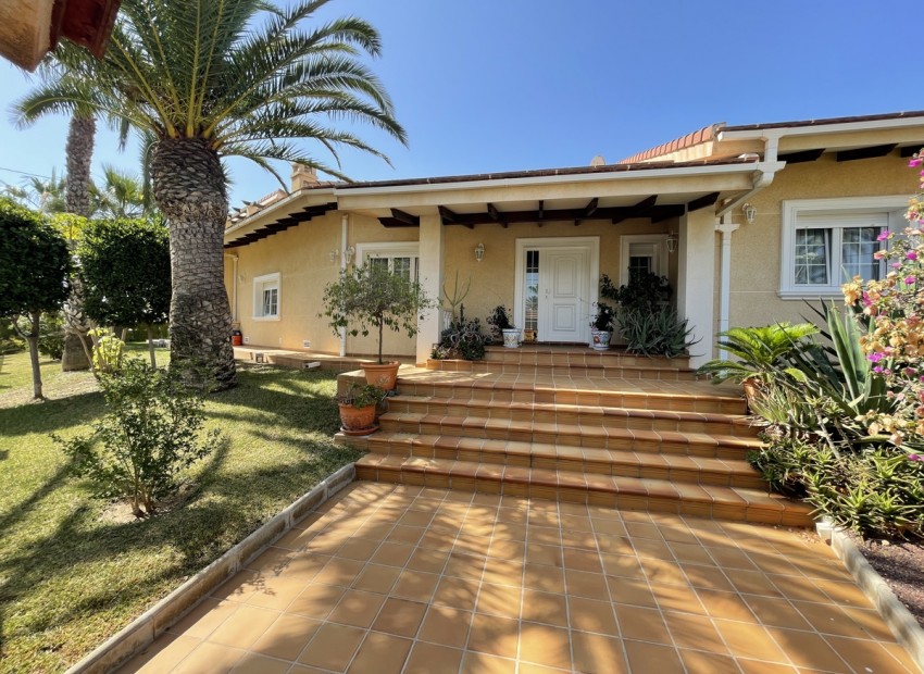 Herverkoop - Villa -
Orihuela Costa* - Cabo Roig*