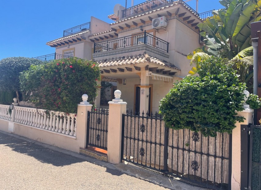 Herverkoop - Villa -
Orihuela Costa* - La Regia