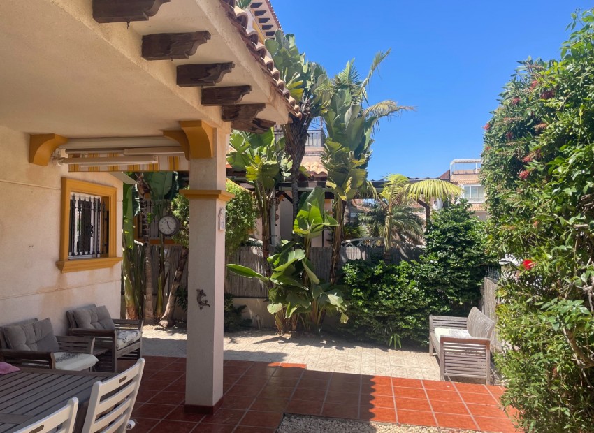 Herverkoop - Villa -
Orihuela Costa* - La Regia
