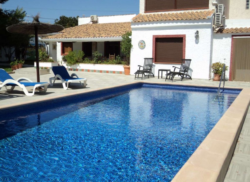 Herverkoop - Villa -
Orihuela Costa* - Lomas de Cabo Roig*