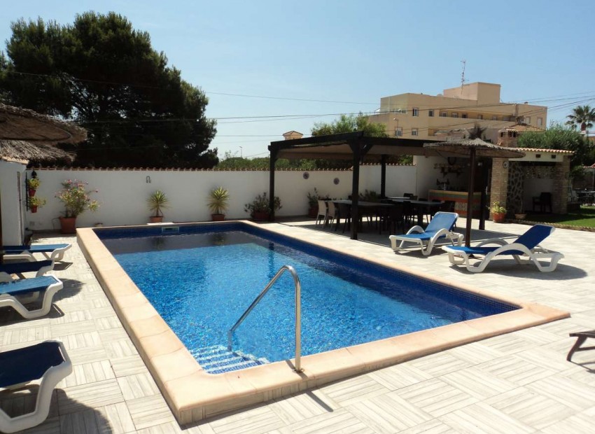 Herverkoop - Villa -
Orihuela Costa* - Lomas de Cabo Roig*