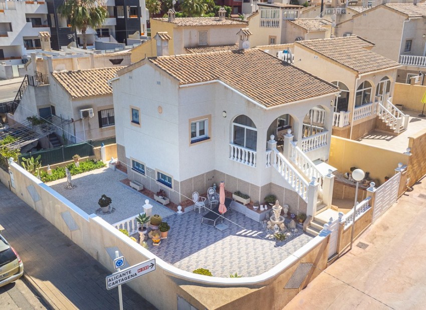 Herverkoop - Villa -
Orihuela Costa* - Los Altos
