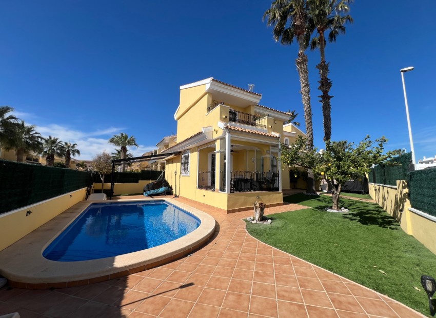 Herverkoop - Villa -
Orihuela Costa - Los Dolses