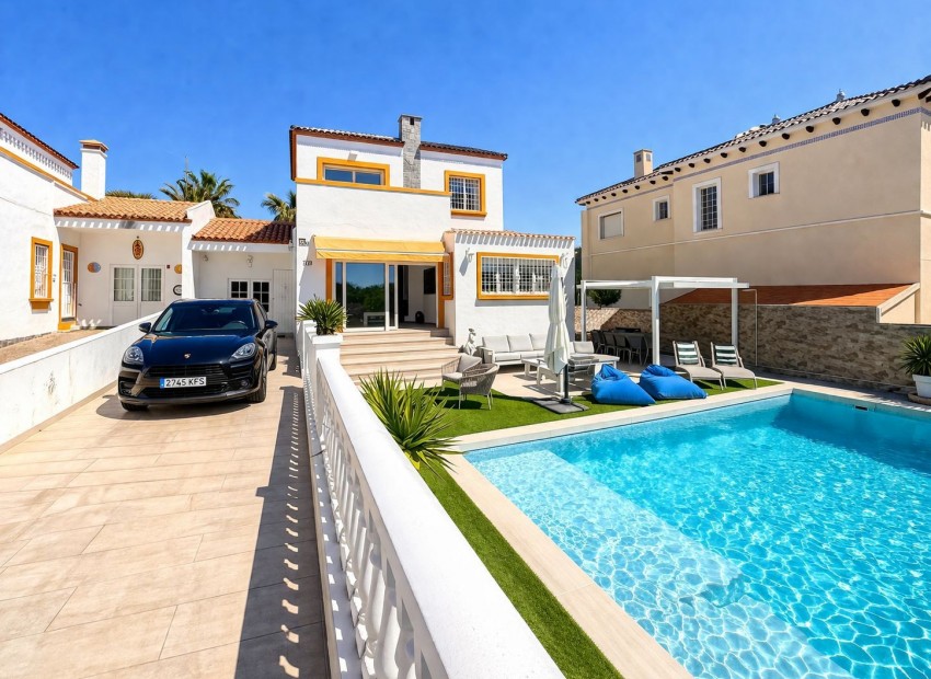 Herverkoop - Villa -
Orihuela Costa - Los Dolses