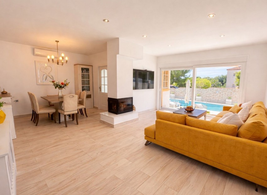 Herverkoop - Villa -
Orihuela Costa - Los Dolses
