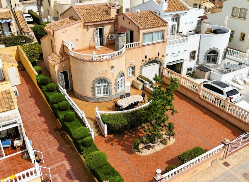 Herverkoop - Villa -
Orihuela Costa - Playa Flamenca