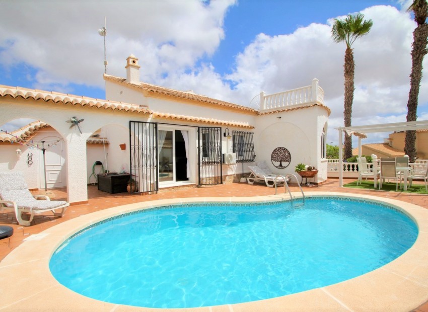 Herverkoop - Villa -
Orihuela Costa* - Villamartin*