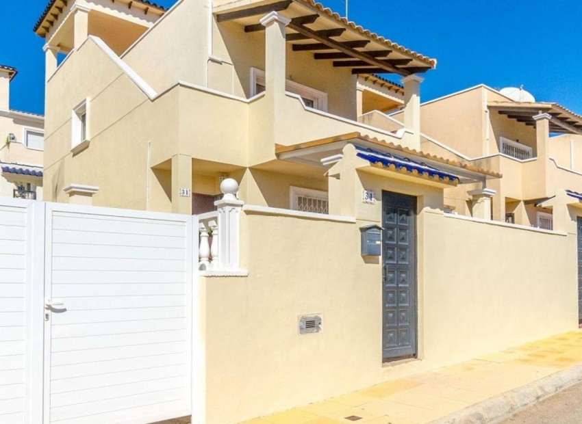 Herverkoop - Villa -
Orihuela Costa* - Villamartin*