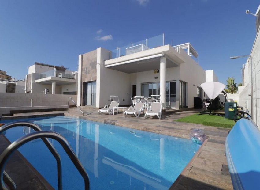 Herverkoop - Villa -
Orihuela Costa* - Villamartin*