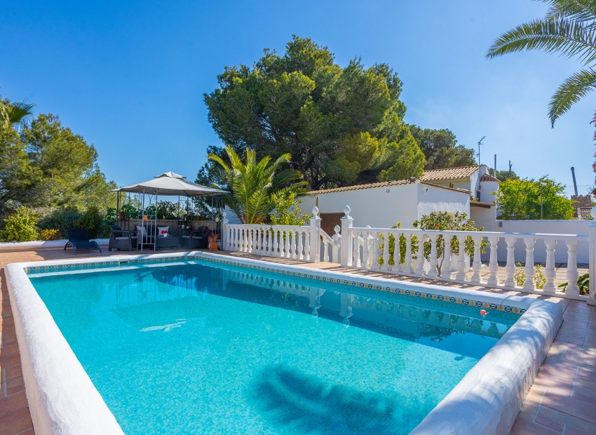 Herverkoop - Villa -
Orihuela Costa - Villamartin