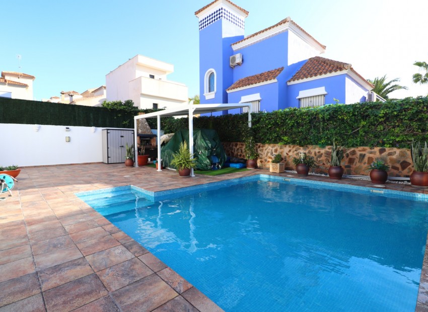 Herverkoop - Villa -
Orihuela Costa - Villamartin