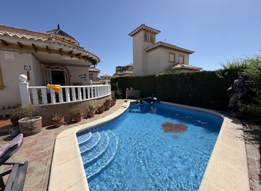 Herverkoop - Villa -
Orihuela Costa - Villamartin