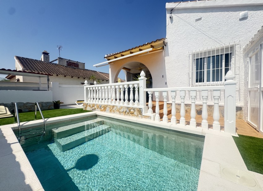 Herverkoop - Villa -
Orihuela Costa - Villamartin