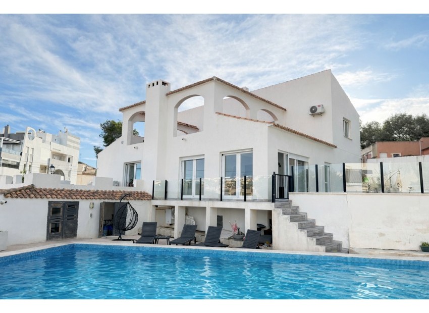 Herverkoop - Villa -
Orihuela Costa - Villamartin