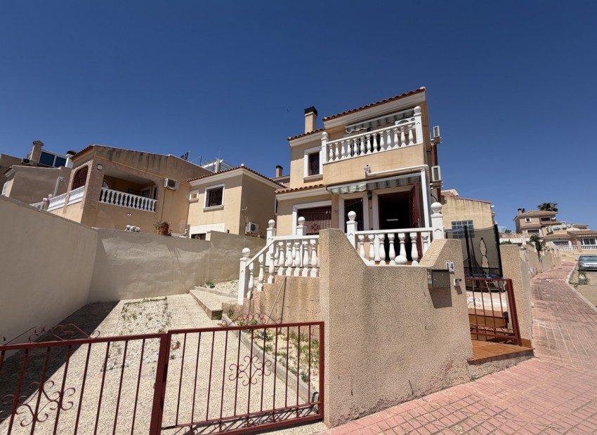 Herverkoop - Villa -
Orihuela Costa - Villamartin