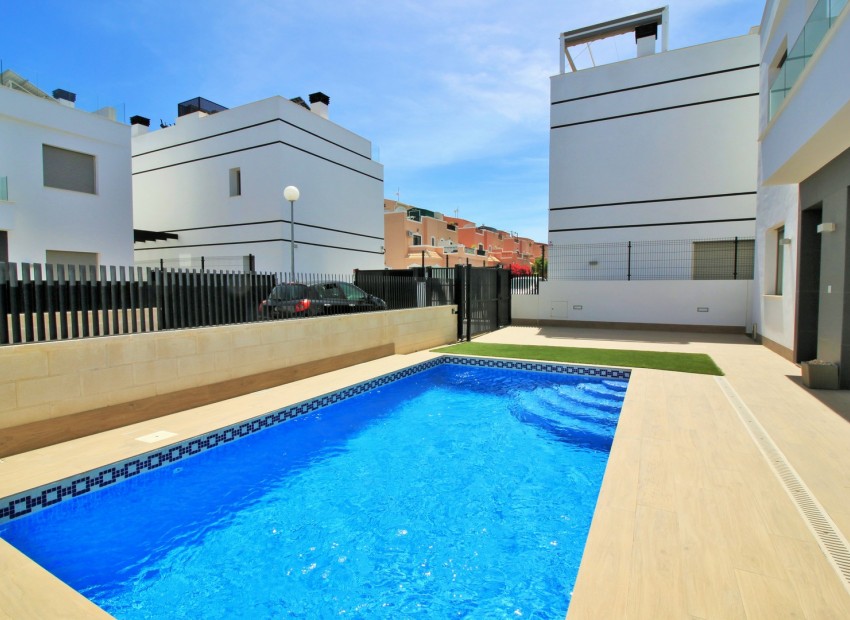 Herverkoop - Villa -
Orihuela Costa* - Villamartin*