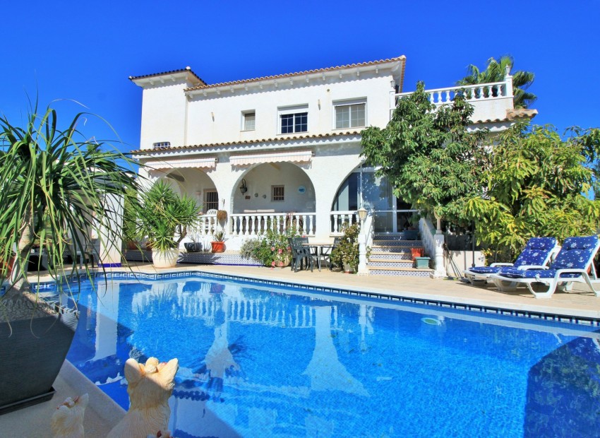 Herverkoop - Villa -
Orihuela Costa* - Villamartin*