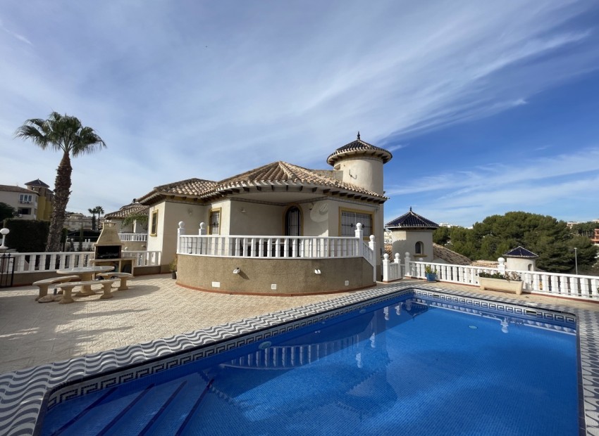 Herverkoop - Villa -
Orihuela Costa* - Villamartin*