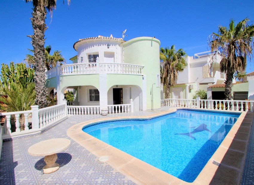 Herverkoop - Villa -
Orihuela Costa* - Villamartin*