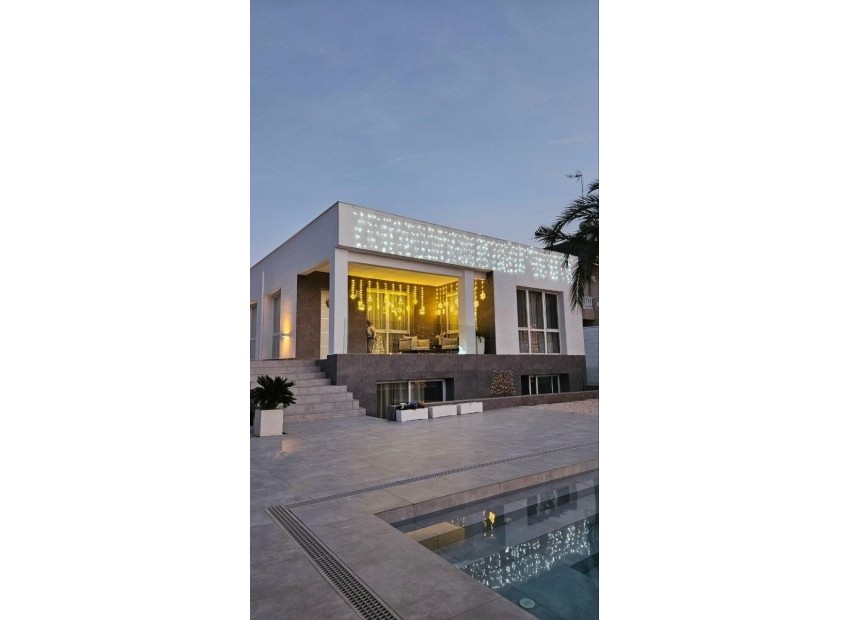 Herverkoop - Villa -
Orihuela* - Orihuela