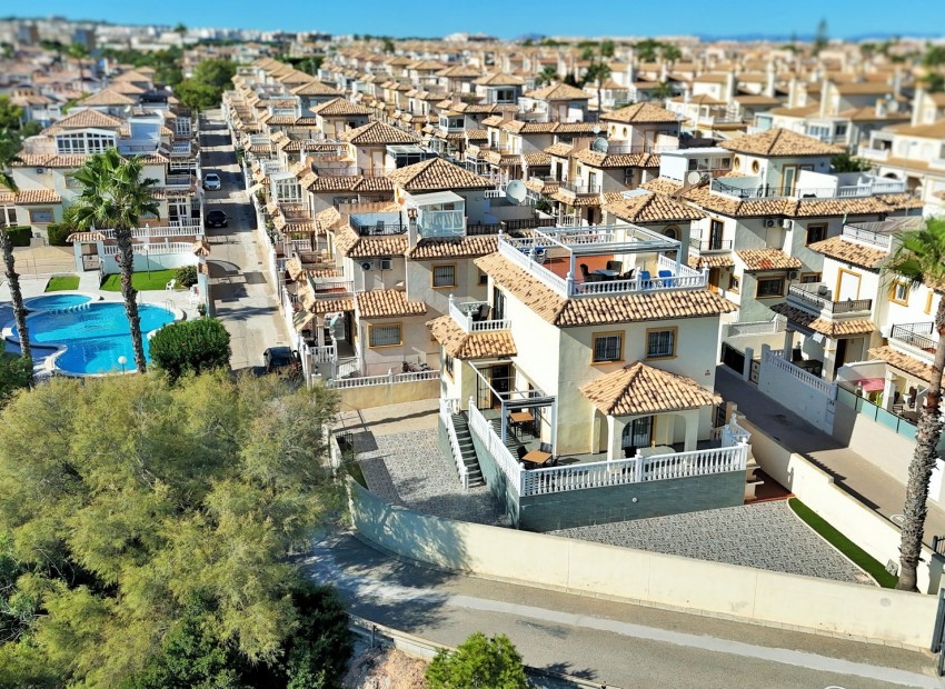 Herverkoop - Villa -
Playa Flamenca