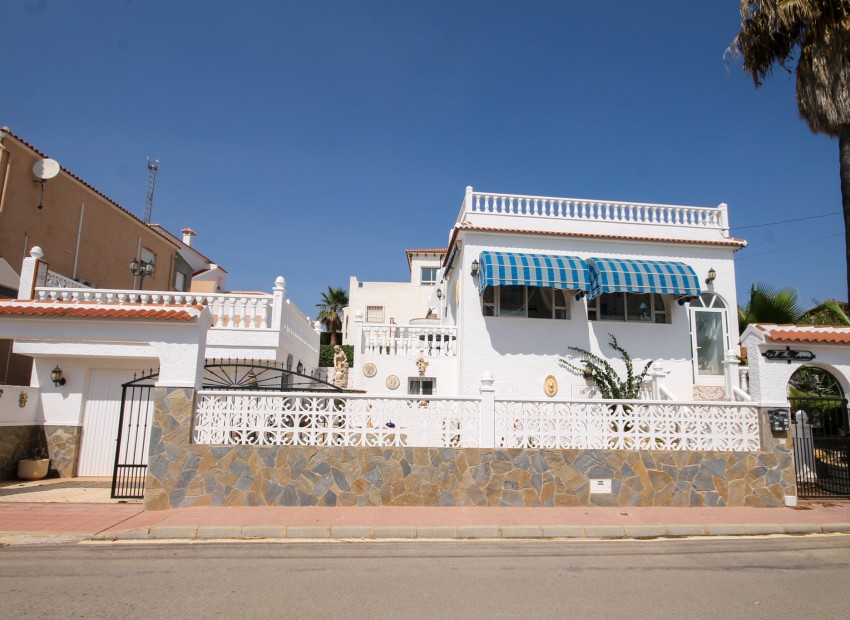 Herverkoop - Villa -
San Miguel de Salinas - San Miguel de Salinas Alicante