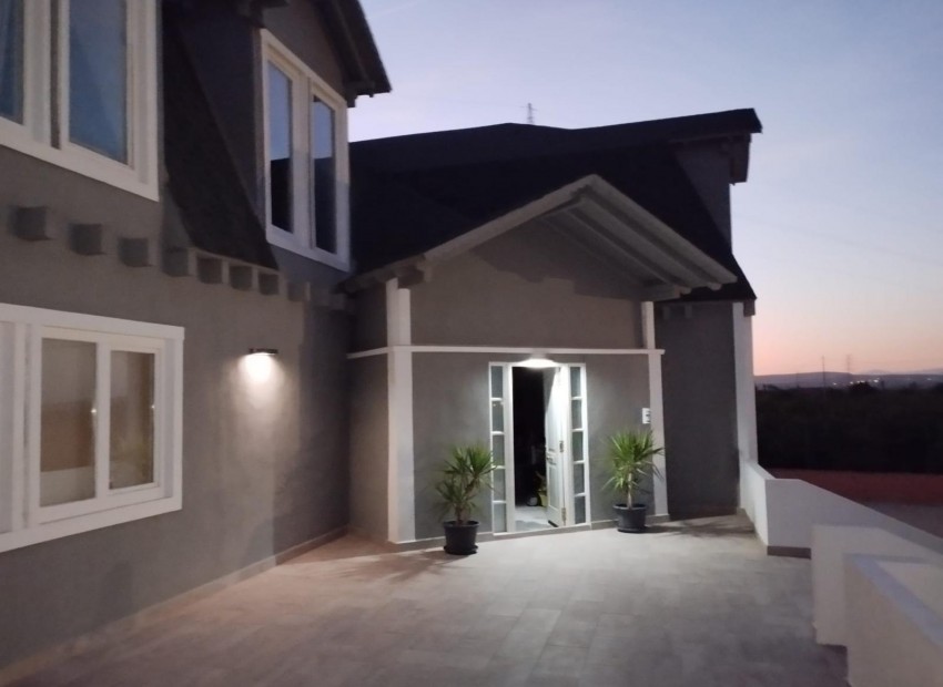 Herverkoop - Villa -
San Miguel de Salinas* - San Miguel De Salinas