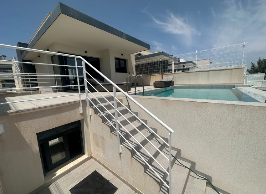 Herverkoop - Villa -
San Miguel de Salinas* - San Miguel Salinas