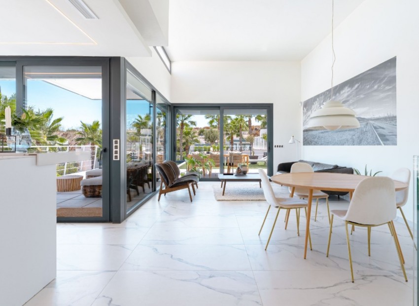 Herverkoop - Villa -
San Miguel de Salinas*