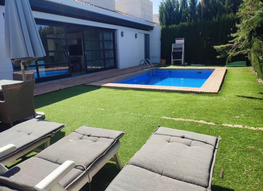 Herverkoop - Villa -
Sucina - Peraleja Golf