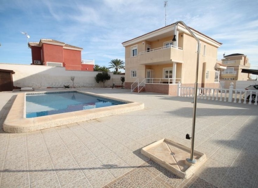 Herverkoop - Villa -
Torrevieja* - Aguas Nuevas