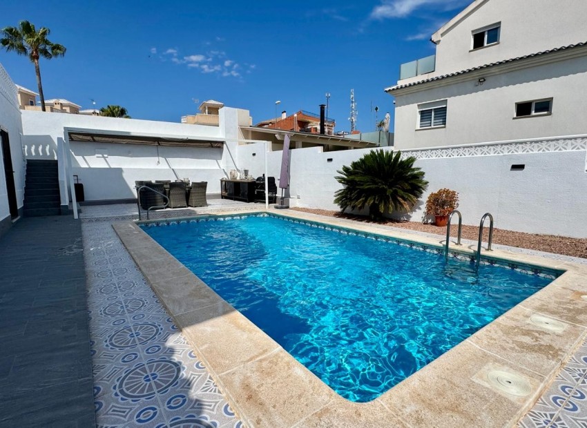 Herverkoop - Villa -
Torrevieja* - Los Altos*