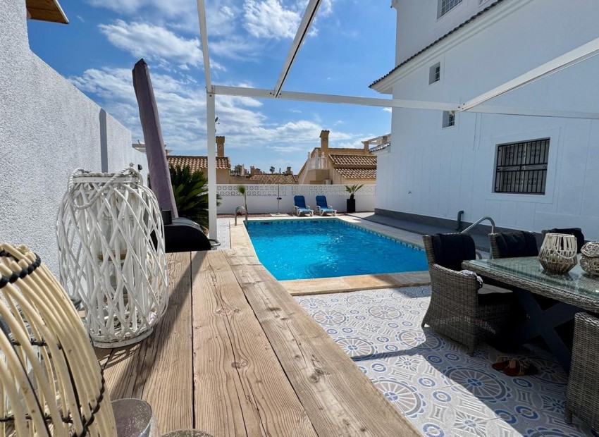 Herverkoop - Villa -
Torrevieja* - Los Altos*