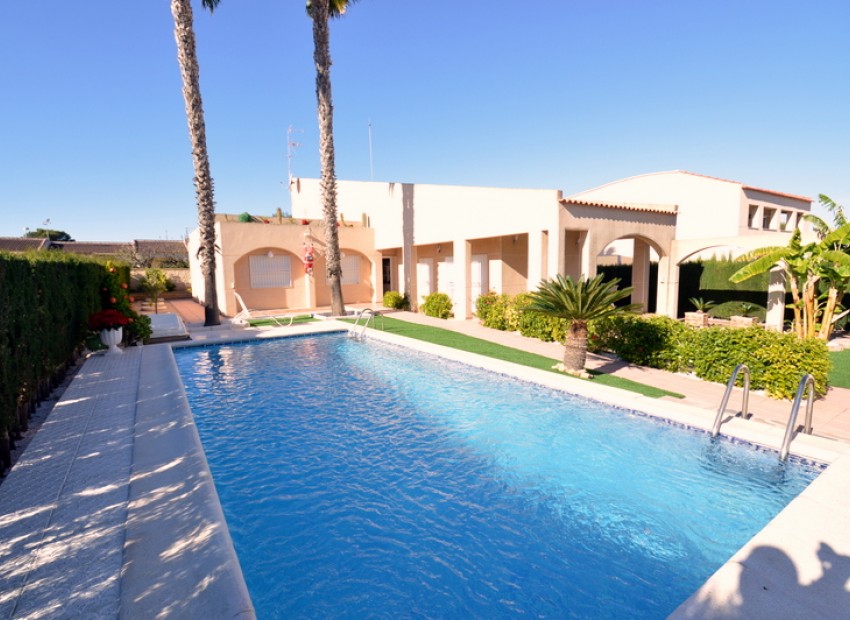 Herverkoop - Villa -
Torrevieja - Los Balcones