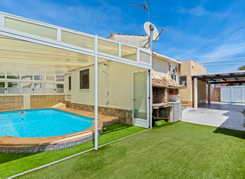 Herverkoop - Villa -
Torrevieja