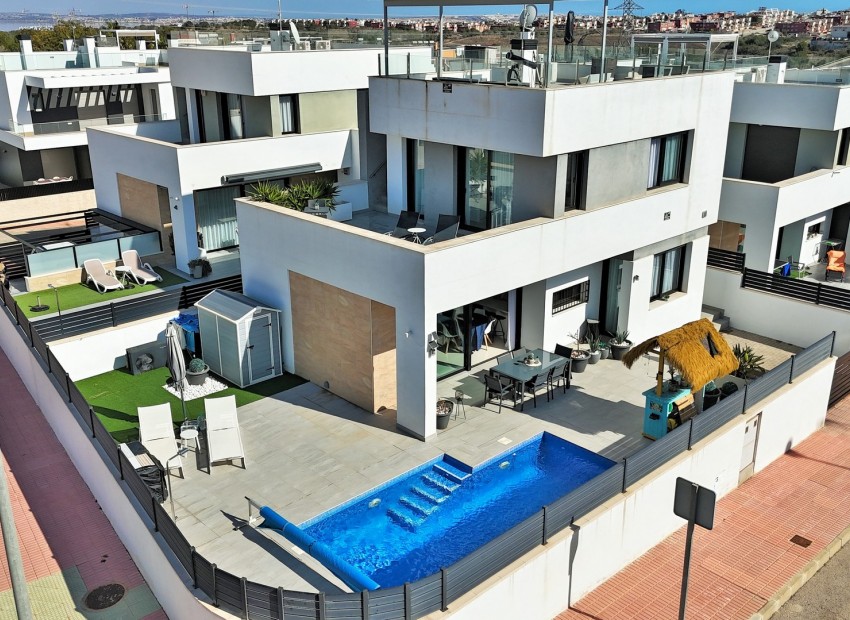 Herverkoop - Villa -
Villamartin